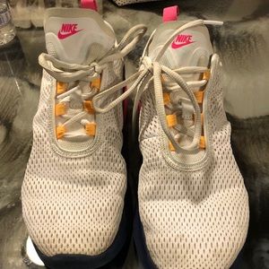 Nike Air Max Motion 2